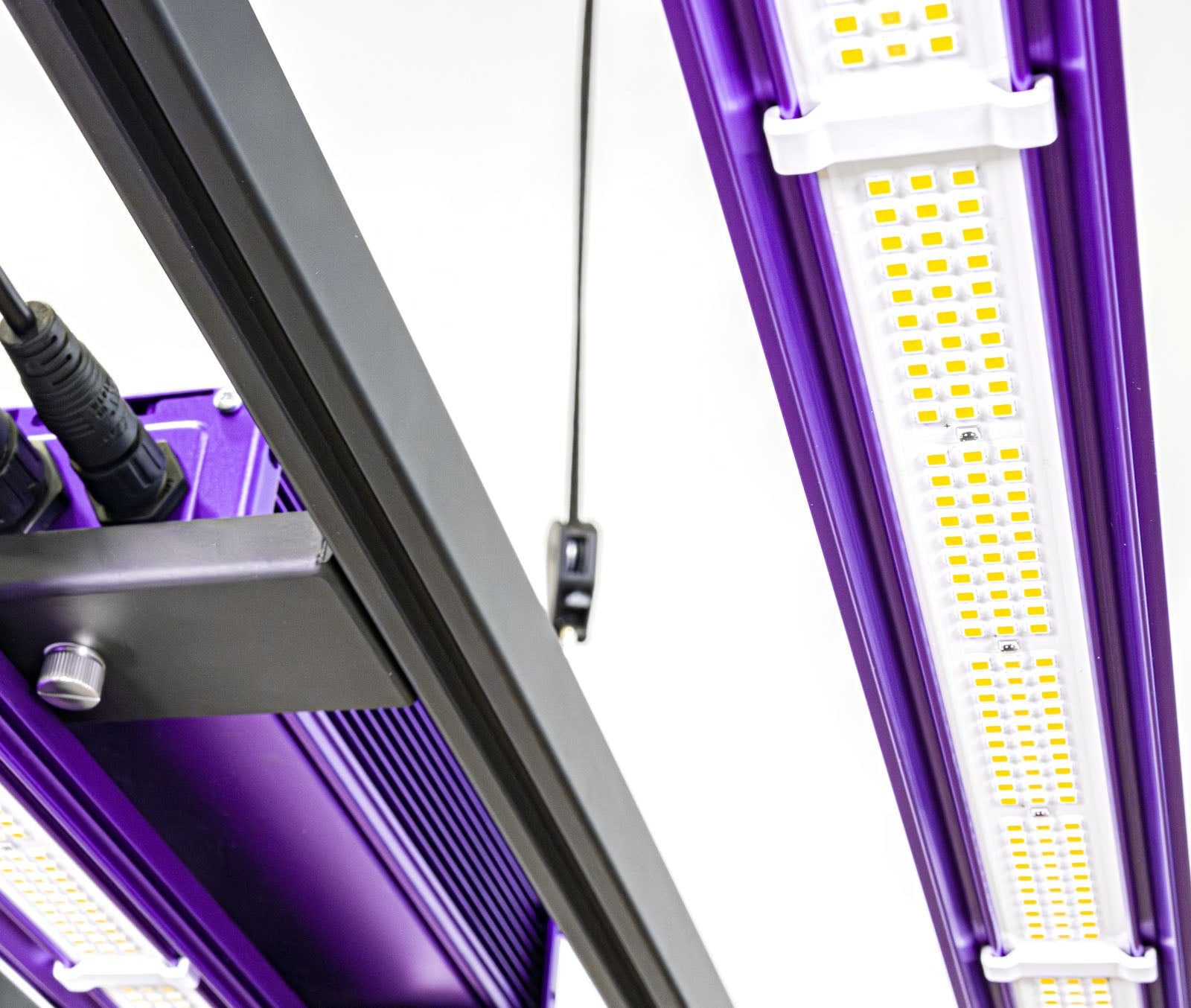 Lumatek_ZEUS465WPRO31_LED_Treiber_Nahaufnahme