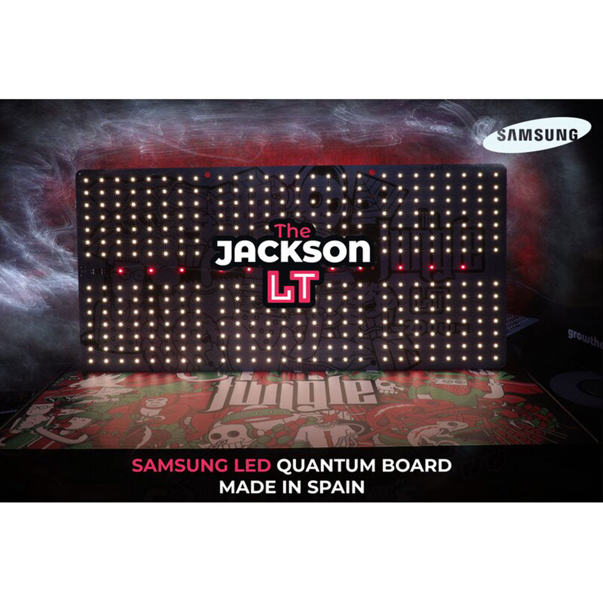 Beleuchtetes The Jackson LT LED-Board mit eingeschalteten LEDs in dunkler Umgebung, betont die Helligkeit und die Samsung LED Quantum Board-Technologie, Made in Spain.