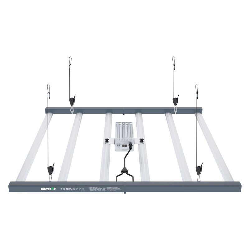 Nanolux LED ZX F720 mit 720 Watt von unten mit Blick auf Treiber und 6 Bars einschl. inkl. mitgelieferter Aufhänger